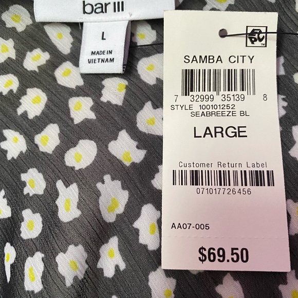 Sheer Blouse with front twist at waist - Picture 5 of 5